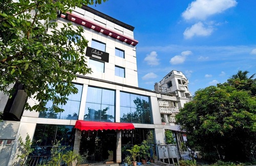 Kolkata House | Collection O VIP Road Formerly Hotel Heritage