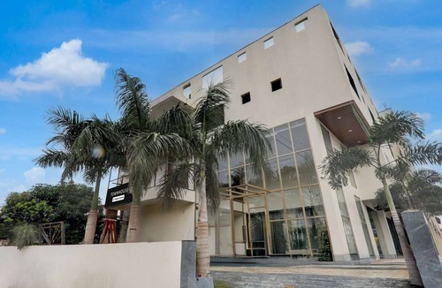 Gorakhpur House | Collection Park Taramandal Krishna Inn
