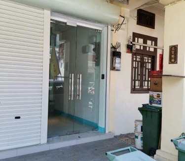 Downtown George Town Hostel | Color Mixed Home Hostel