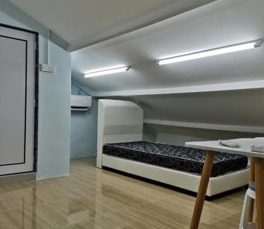 Downtown George Town Hostel | Color Mixed Home Hostel