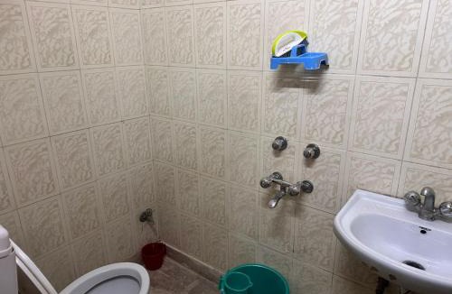 Gautam Nagar House | Comfort Room