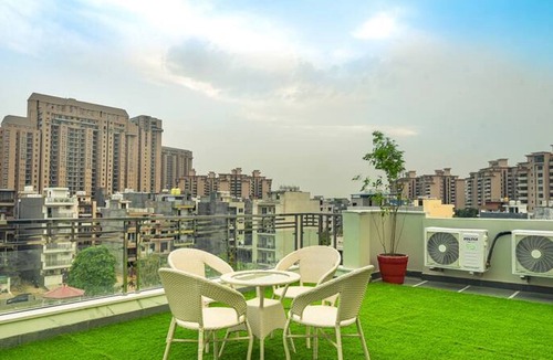 Gurugram Apartment | Comfortable 1 Bhk Serviced Apartment w Hill view