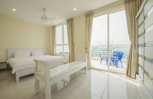 Downtown George Town Apartment | Comfortable and Convenient Deluxe Suite