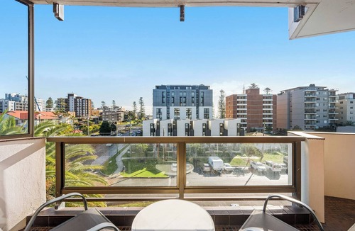 Port Macquarie Apartment | Comfortable Apartment in the Popular Fountain Court Complex