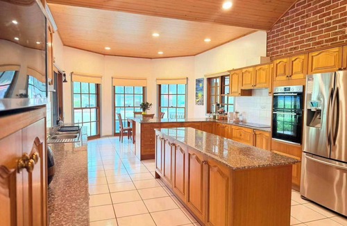 Worrigee House | Comfortable Queen + Single Farm Stay