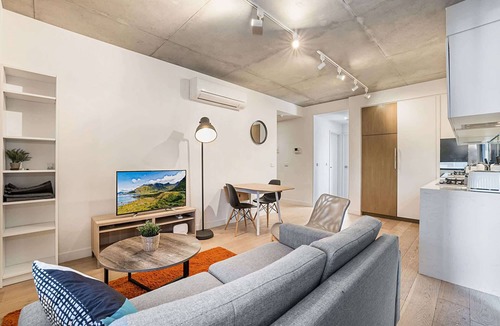Prahran Apartment | Comfy 2-Bed Balcony Unit near Iconic Chapel St