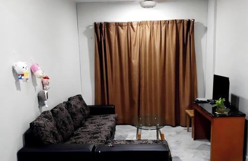 Taman Bayu Apartment | Comfy cosy getaway for couples or family