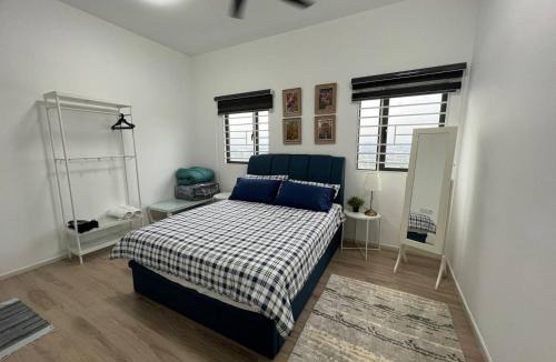 Bangi Sentral Apartment | Comfy Tokma's Home Bangi - FREE Wifi, Netflix, InfinityPool
