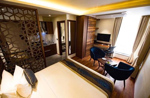 Barakhamba Hotel | Connaught Royale