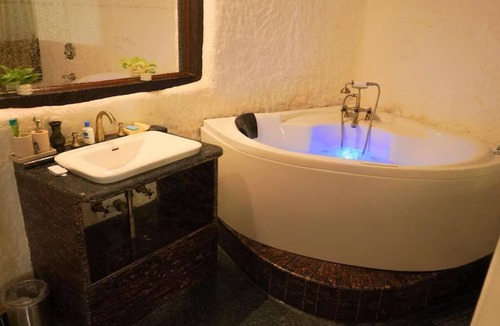 Nainital Hotel | Corbett Cabana Farm