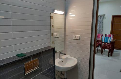 Bengaluru Apartment | Corner apartment, 2BHK with good privacy, parking