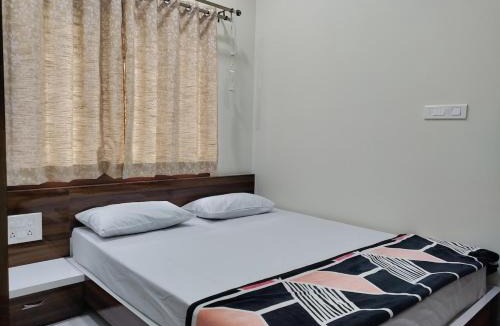 Bengaluru Apartment | Corner apartment, 2BHK with good privacy, parking