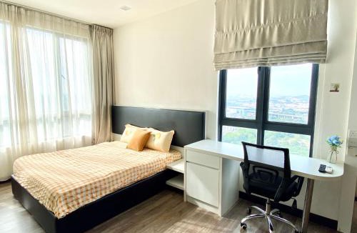 Kampung Bukit Dukong Apartment | Corner Unit Landmark Residence 2, High Floor, Nice View, WiFi & Tvbox, Free Parking