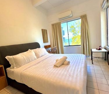 Taman Haji Zainal Apartment | Corus Seaview Family Suite at Port Dickson 6-8 pax