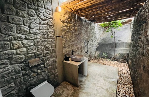 Hosur Hotel | Cosmic Reverie