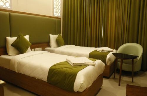 Vadapalani Hotel | COSMO GRANDE