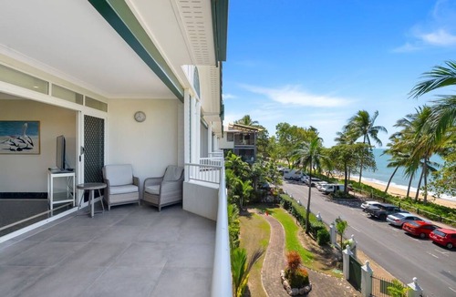 Trinity Beach Apartment | Costa Absolute Beachfront Top-Floor Apartment #9 with Panoramic Ocean Views
