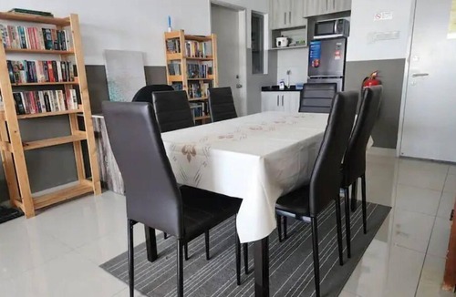 Kajang Apartment | Cosy 2 Bedroom Homestay in Kajang