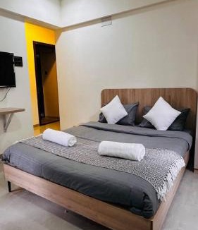 Pimpri - Chinchwad House | Cosy AC studio Flat by Bleisure Hosting