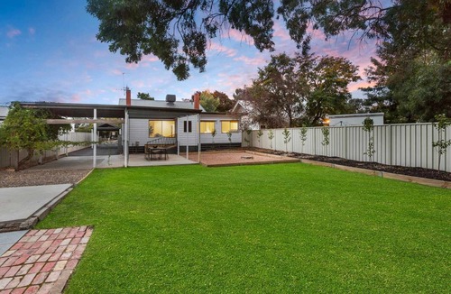 Quarry Hill House | Cosy Bendigo Retreat - Unique Stay - Close to town