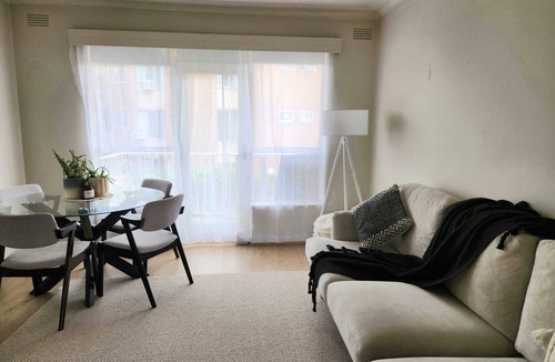 Williamstown Apartment | Cosy & Convenient Apartment in heart of Williamstown