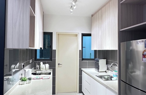 Kuala Lumpur Condo | Cosy Homestay 6Paxs near Bt caves Mt Kiara Hartamas Mitech Selayang Kepong KLCC