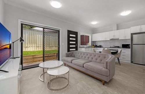 Koonawarra Apartment | Cosy & Modern 2BDR Granny Flat