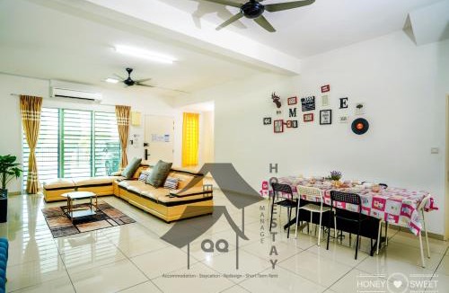 Bandar Sri Sendayan House | CosyStay - Hijayu Sendayan, Seremban - Family, Spacious with Free Parking, WiFi