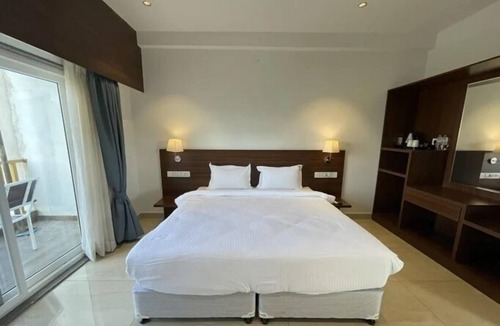 Belagavi Hotel | Courtyard Oasis