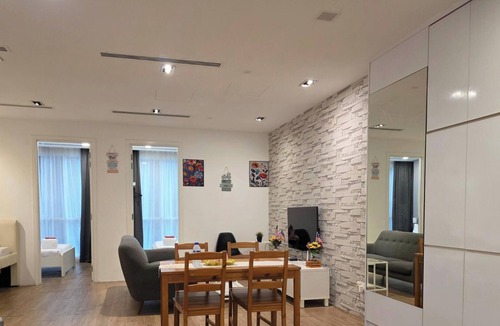 Kuala Lumpur City Centre Apartment | Cozy 2-bedroom apartment in charming Kuala Lumpur by Begonia