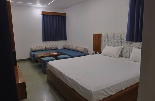 Chittorgarh Other | Cozy 2-bedroom with luxurious Pool and kitchen farmhouse in Chittorgarh with AC