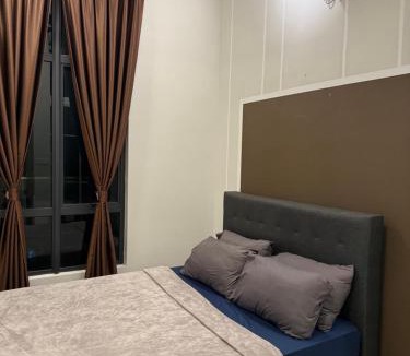 Klang District Apartment | Cozy 2 BR Apartment w/Pool Gym Wi-Fi & Work Space
