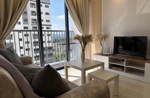 Kampung Bukit Dukong Apartment | Cozy 2BR Retreat Traders Park City Convenience by StayScape
