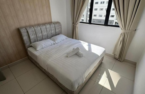 Kampung Bukit Dukong Apartment | Cozy 2BR Retreat Traders Park City Convenience by StayScape