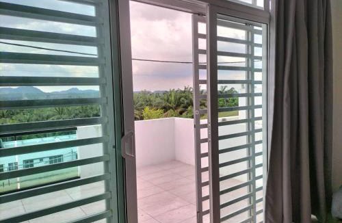 Kampung Keladi House | Cozy 4 bedrooms Double Storey Homestay, in front Kulim Central Mall