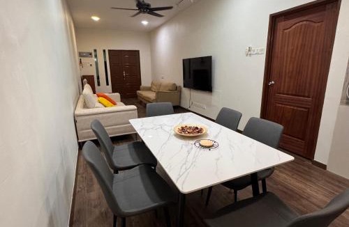 Taman Impian House | Cozy Corner Home Alma Near AEON 大山脚温馨民宿