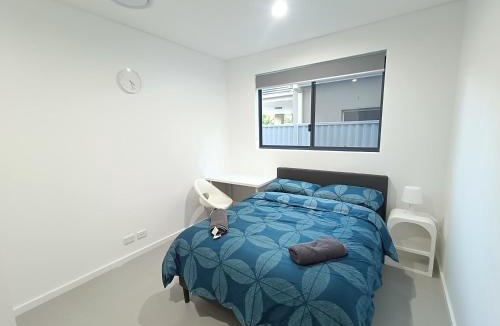 Guildford House | Cozy Double Room in Modern House - NR6
