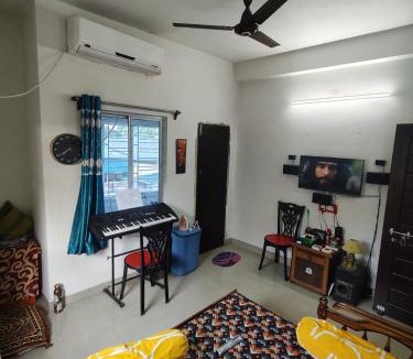 Kolkata Apartment | Cozy Fully Furnished Affordable 1BHK AC TV