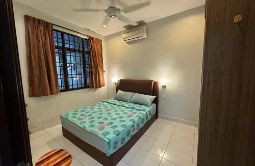 Taman Impian House | Cozy House 37 @ Alma BM
