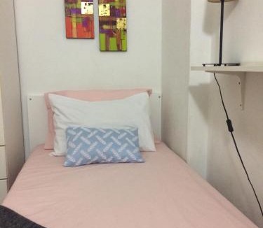 Kuala Lumpur House | Cozy Little Room at Suria Kipark Damansara Apartment with Fully Equipped Kitchen and Laundry