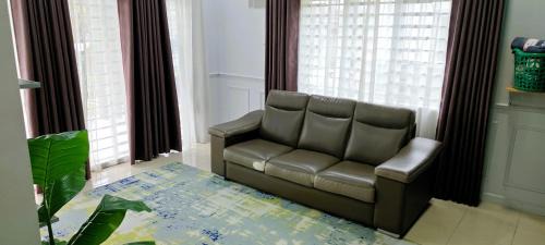 Sungai Jarom House | COZY RIZQY - Spacious & Budget-Friendly 3R2B Homestay