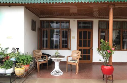 Bilaspur Apartment | Cozy Solan Apartment with Stunning Views