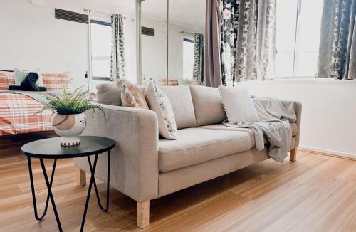 Forde Apartment | Cozy studio, Pet free, Budget friendly Canberra