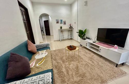 Taman Impian House | Cozy288#4pax#wifi#NearAeonAlma,Mcd#2kmtoIconicPoint