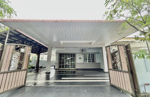 Taman Impian House | Cozy36#10pax#tvbox#nearaeonalmabukitmertajam#10kmbatukawan