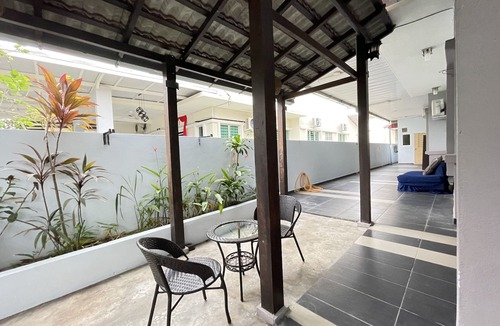 Taman Impian House | Cozy36#10pax#tvbox#nearaeonalmabukitmertajam#10kmbatukawan