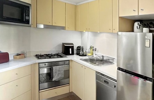 Cremorne Apartment | Cremorne comfort | Cozy unit near all amenities
