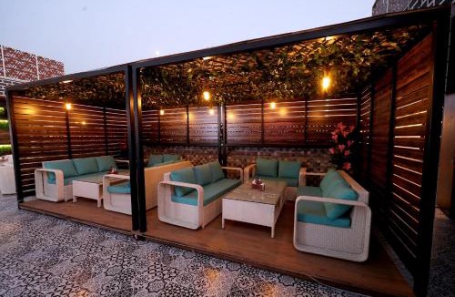 Faridabad Hotel | Crown Ceremonies