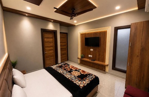 Ludhiana Hotel | Crown Guest House