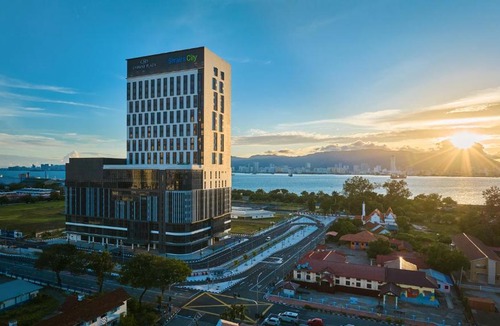 Butterworth Hotel | Crowne Plaza Penang Straits City by IHG